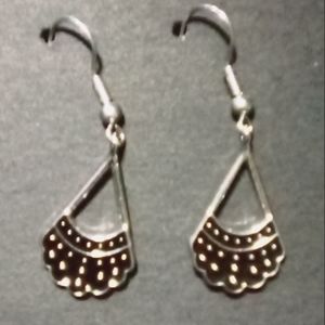 Fancy fan earrings